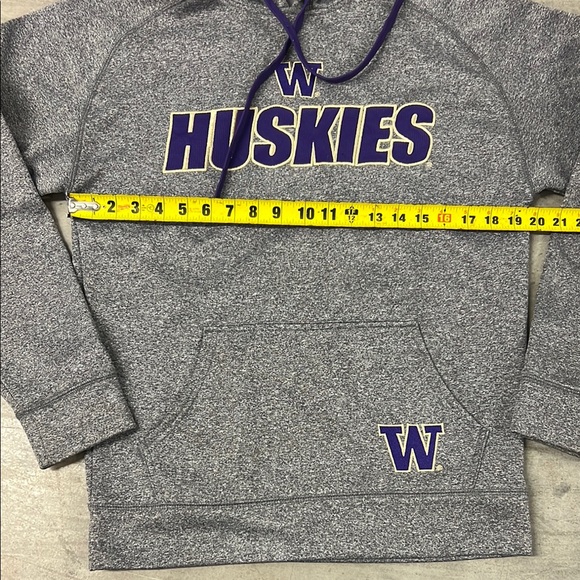Gray Huskies Men's Hoodie - Picture 4 of 7